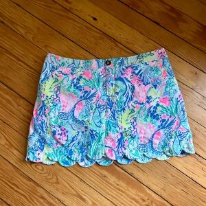 ✨SOLD✨ Lilly Pulitzer Blue and Pink Size 10 Mermaid Print Skort